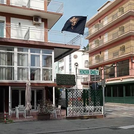 Hotel Nova Dhely Rimini Exteriör bild