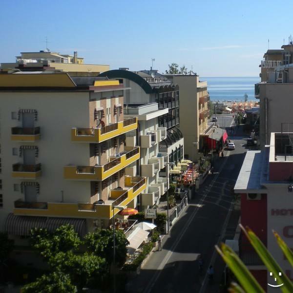 Hotel Nova Dhely Rimini Exteriör bild